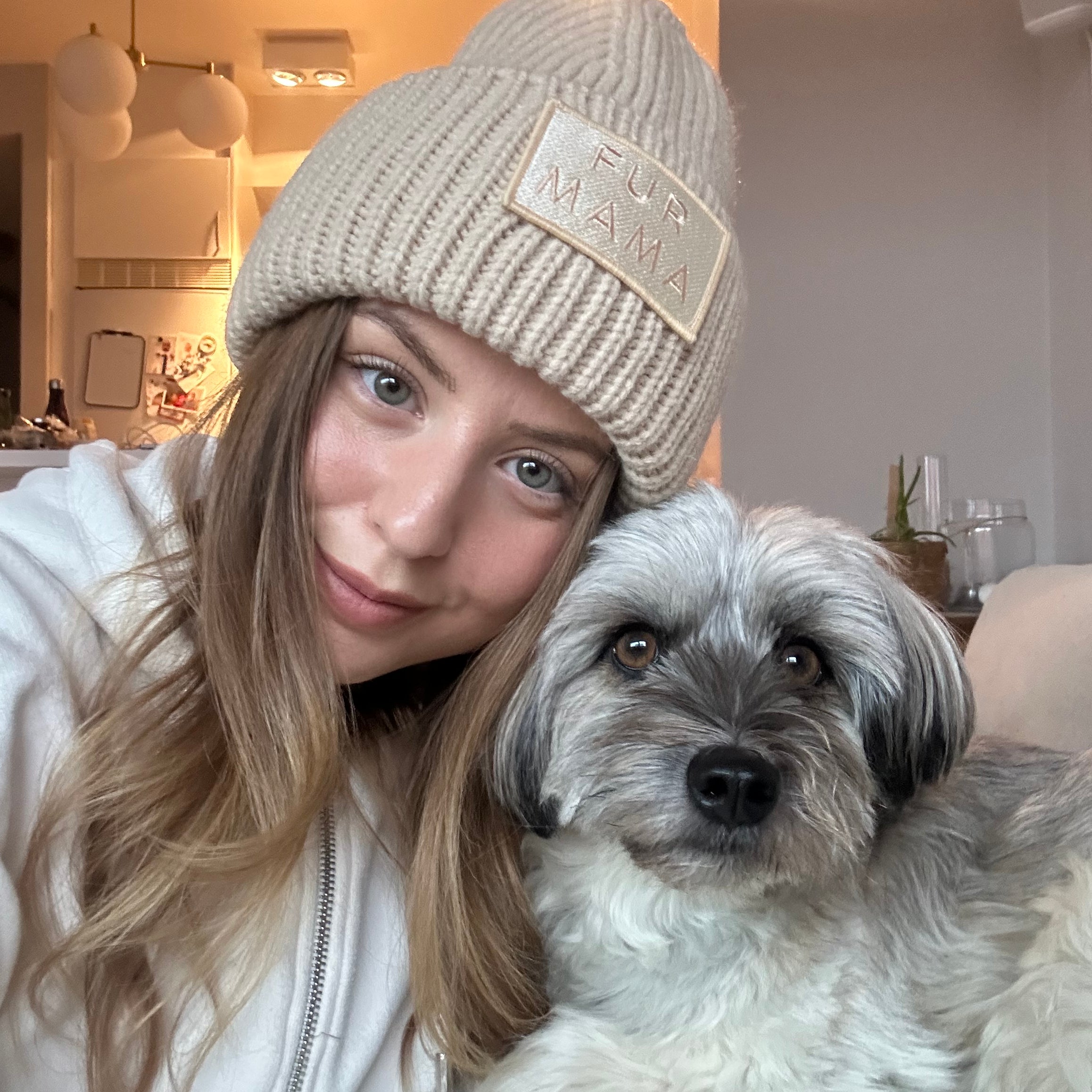 beige-beanie-fur-mama.jpg