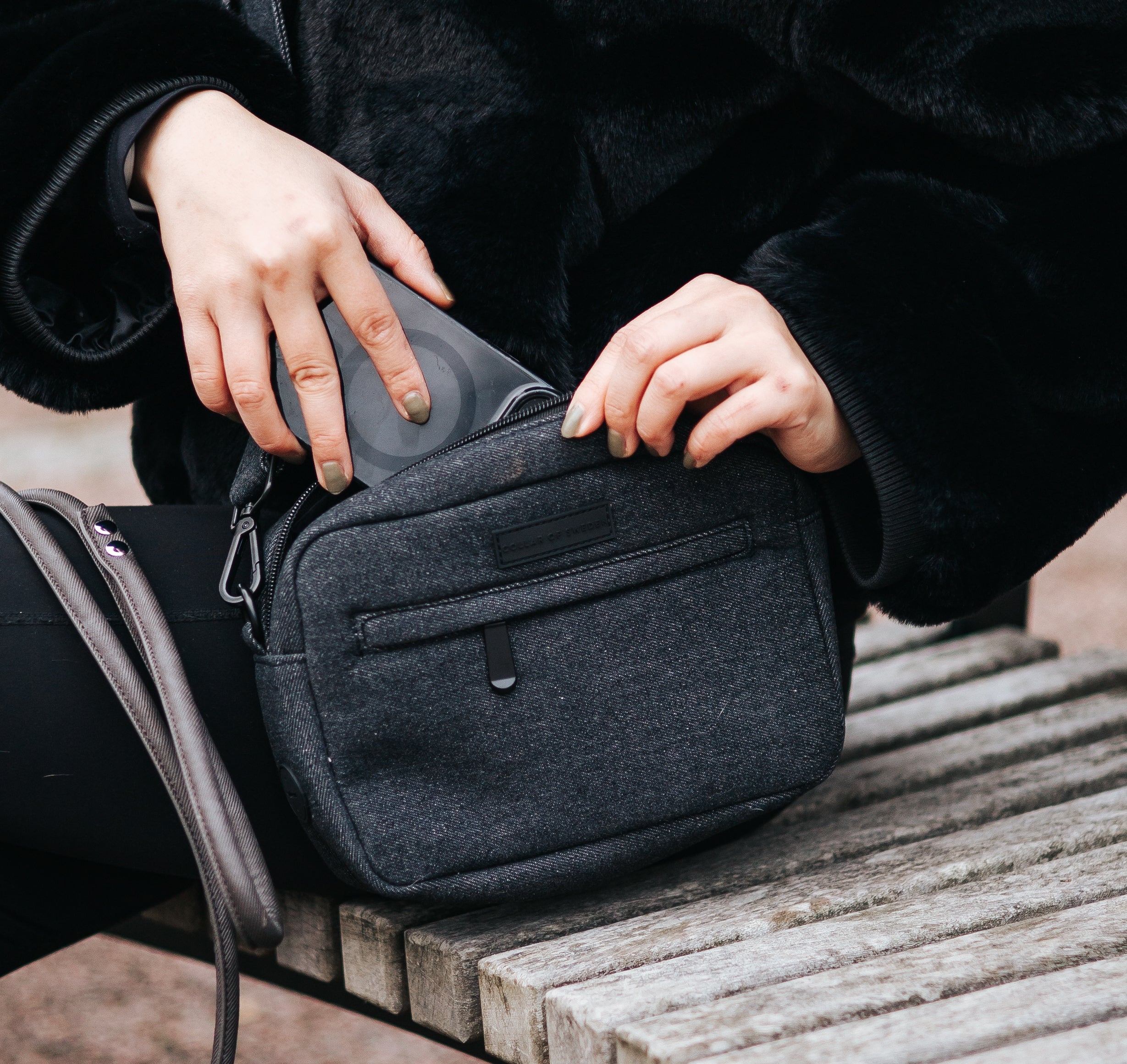 Schwarze Denim Hundespaziergangstasche - Crossbody