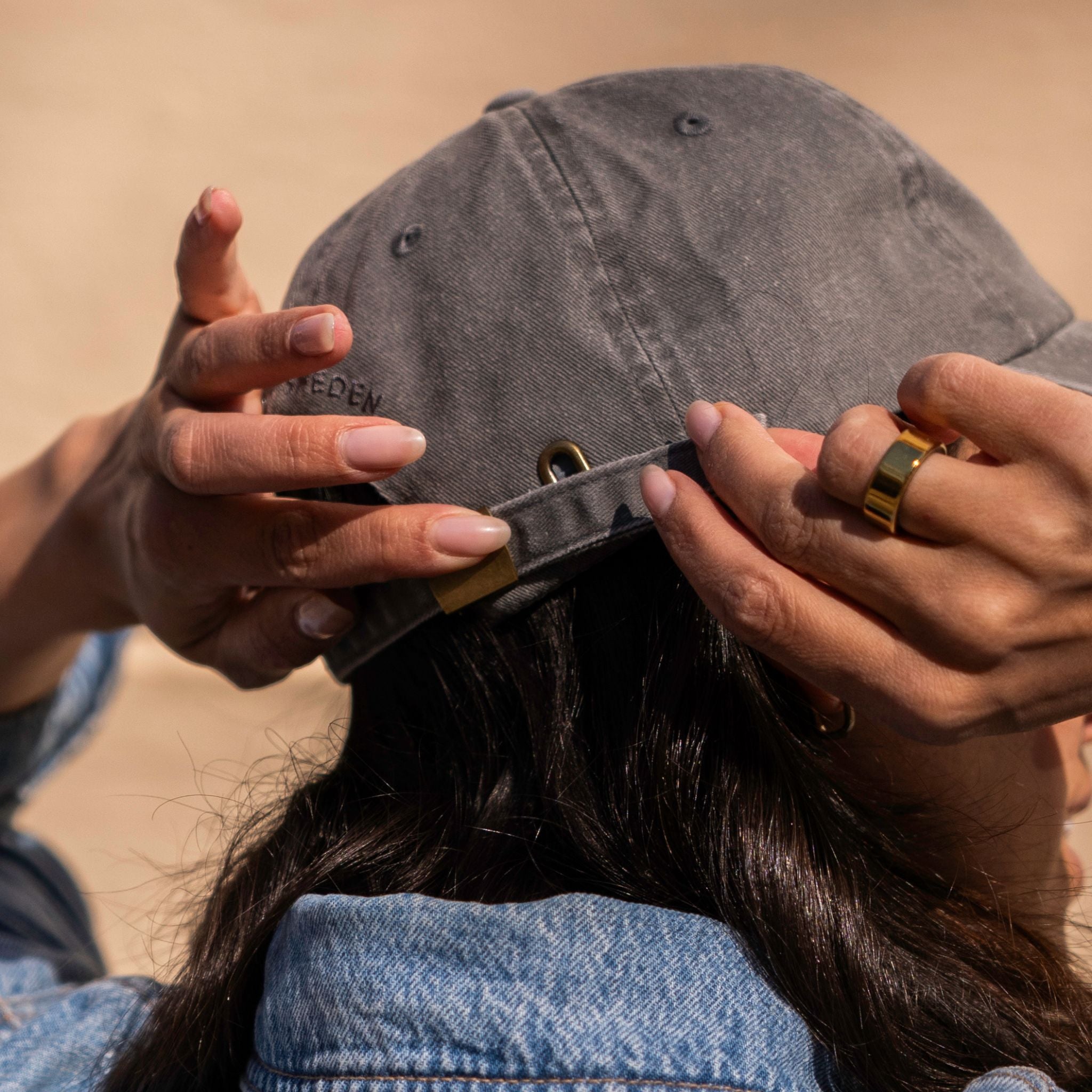 Graue Denim-Cap - Dogs & Wine Make Everything Fine 